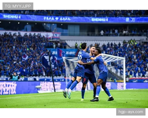 哥伦比亚队以灵活战术迎战强敌，国际赛场展现稳健突破