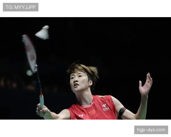 陈雨菲赛场像冰山，私下竟然穿拖鞋吃夜市，这反差也太圈粉了